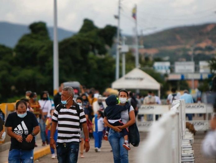 Precios en dólares: Los alimentos en Venezuela cuestan 50% más que en Colombia