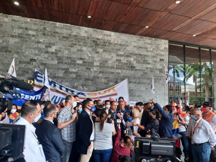 Presidente de Conviasa pide al embajador de Argentina devolución del avión venezolano