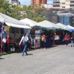 ¿Cuáles son los precios de los útiles y uniformes escolares?