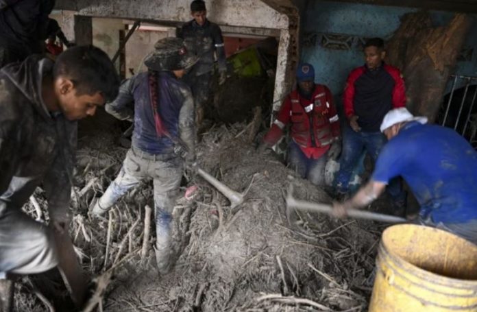 Ensambladora Chery de Tejerías quedó destruida tras el deslave (+videos)