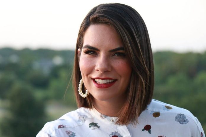 Periodista venezolana estrena su primer libro: 7 pasos para transformarte de empleado a emprendedor