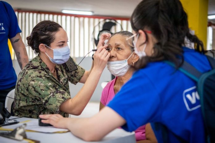 Buque hospital USNS Comfort inició atención médica en Cartagena