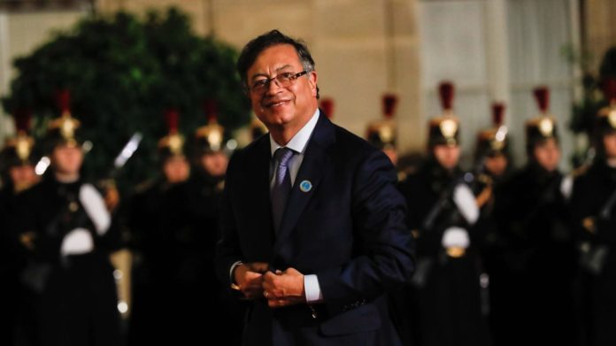Gustavo Petro: 
