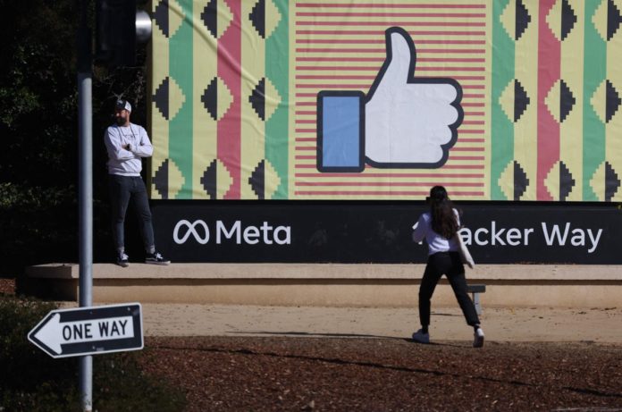 Meta, matriz de Facebook, prepara despidos masivos esta semana