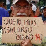 Protesta-por-salario-minimo-en-Venezuela-1392×783