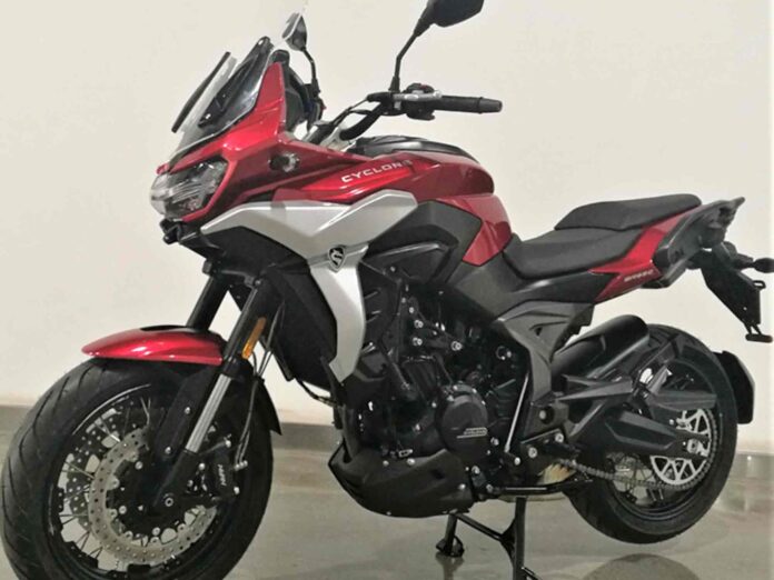 Motos