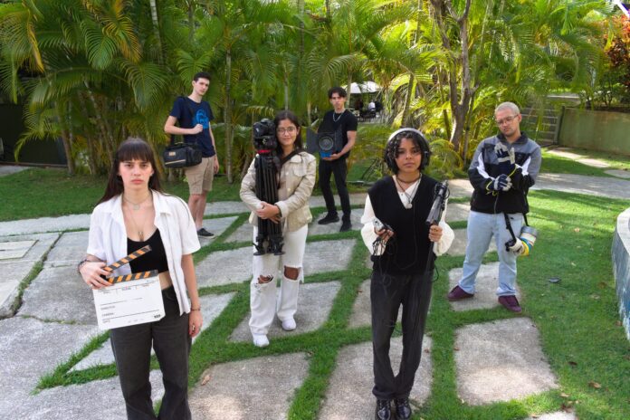 A la fecha la Escuela Nacional de Cine ha graduado a 111 realizadores cinematográficos en 10 cohortes-min