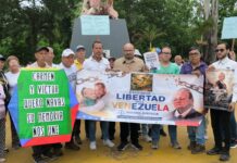 Realizaron protesta-homenaje por Carmen Navas y su hijo Victor Quero Protesta-homenaje Carmen Navas - Victor Quero