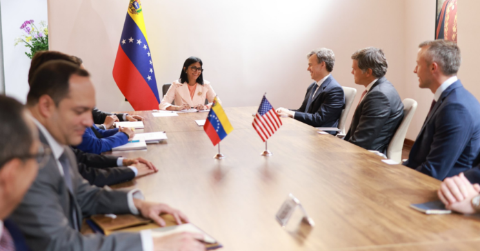 Delcy Rodríguez y delegación de EEUU