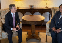 John Barrett compartió fotografías del encuentro con Dinorah Figuera en Caracas John Barrett y Dinorah Figuera